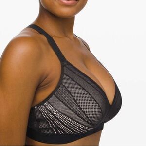Lululemon Awake to Lace Bra in black and barely beige Size 34DD